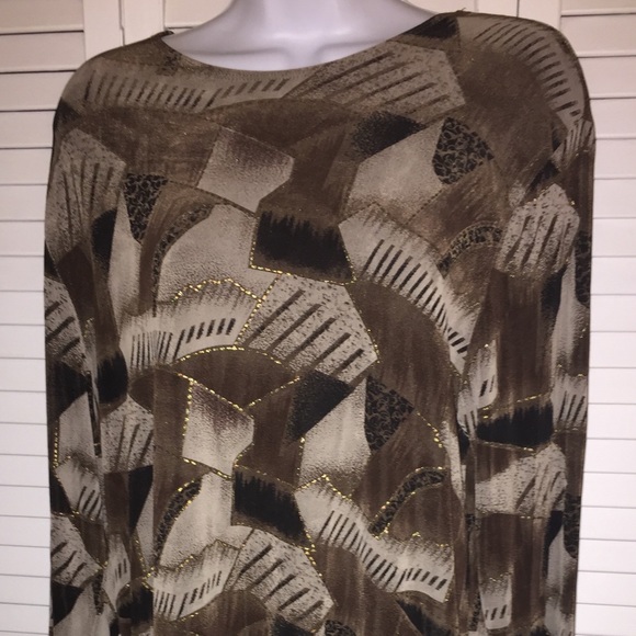 TRAVEL ELEGANCE!!!! Beautiful Long Sleeve Top - Picture 2 of 5